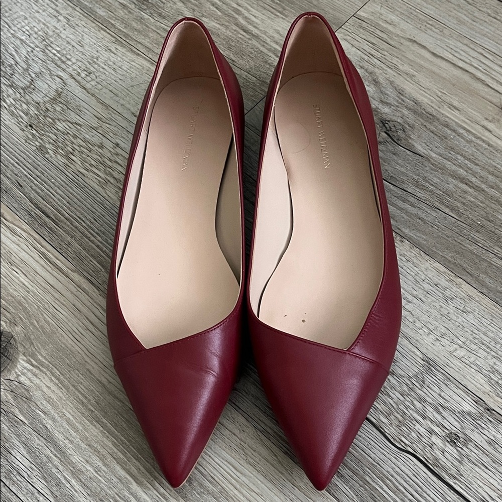 Stuart Weitzman
Leather flats
9US 
Red, Leather. 
Avenue Leather Ballet Flats